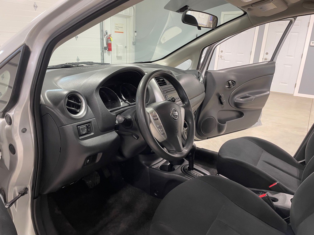 2015 Nissan Versa Image 9