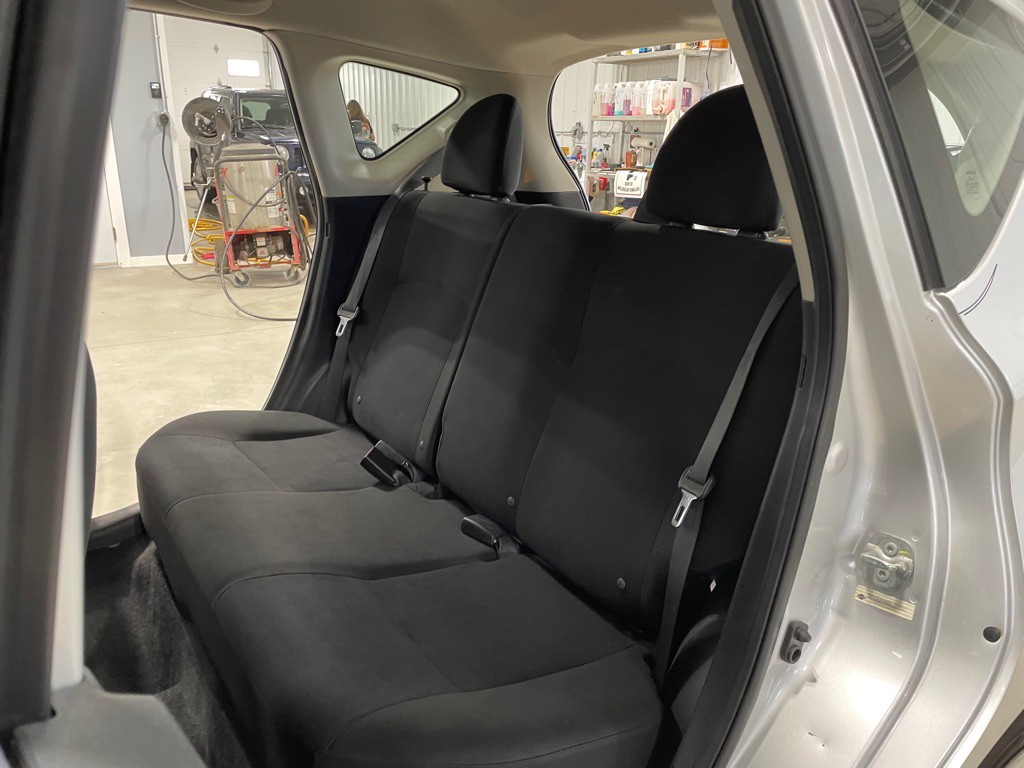 2015 Nissan Versa Image 13