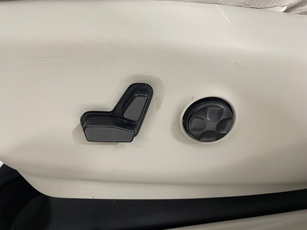 2017 Chrysler Pacifica Image 11