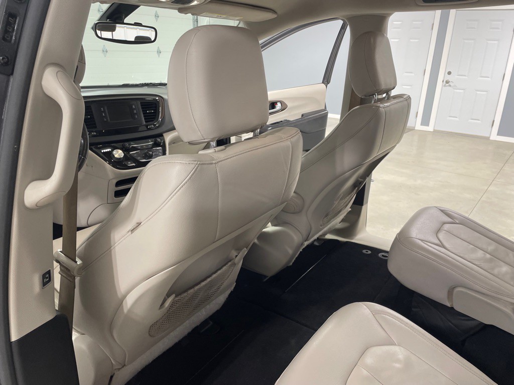 2017 Chrysler Pacifica Image 14