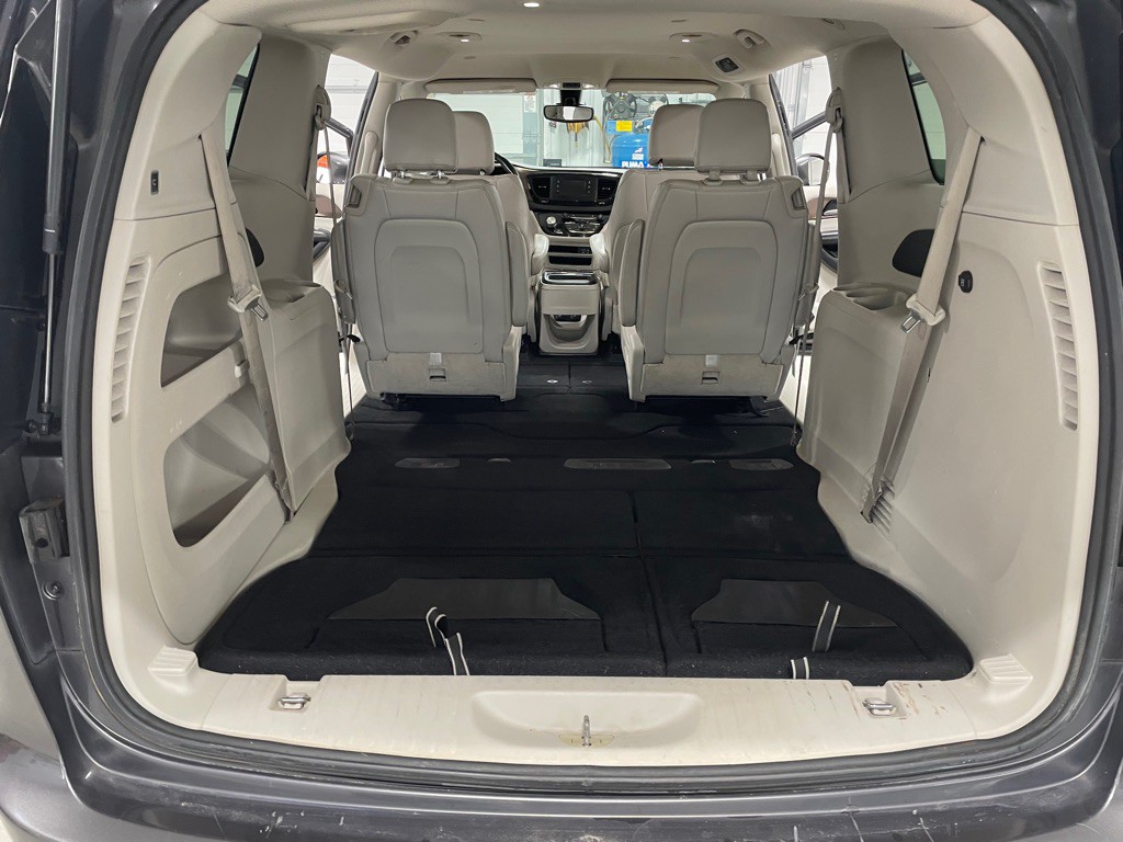 2017 Chrysler Pacifica Image 18