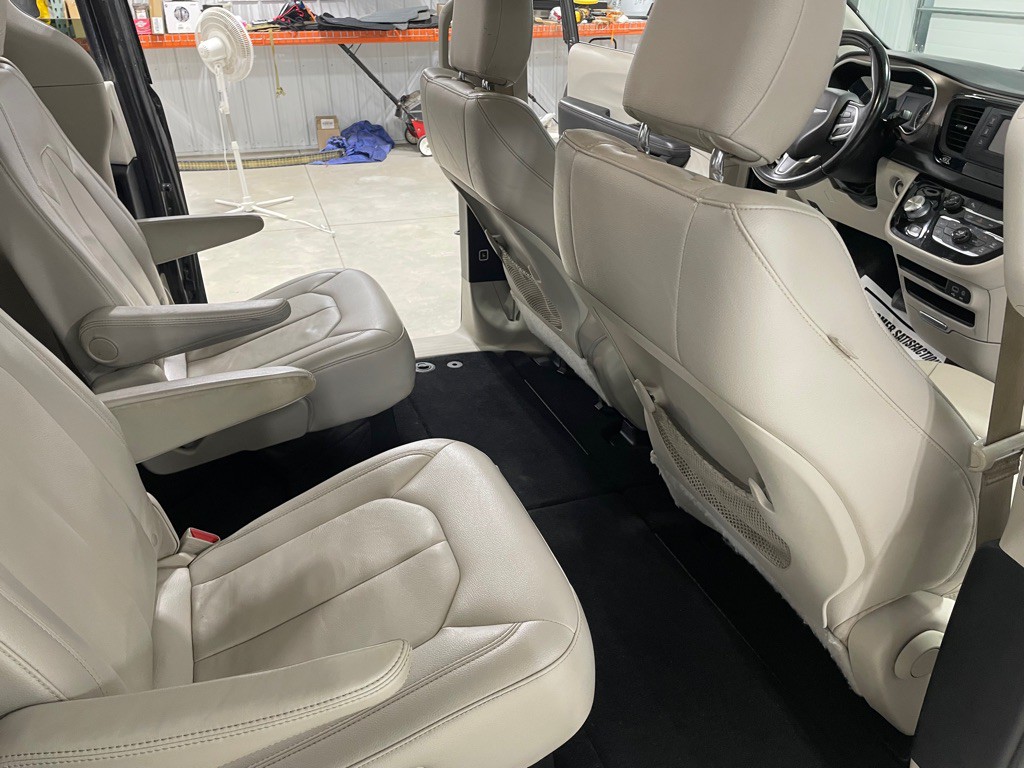 2017 Chrysler Pacifica Image 20