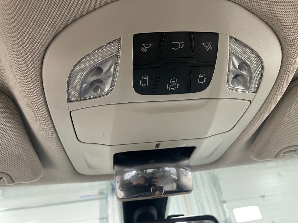 2017 Chrysler Pacifica Image 33