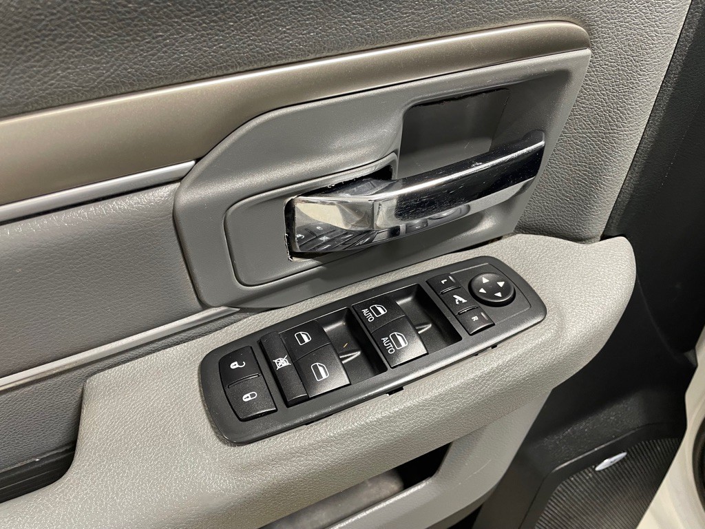 2014 RAM 1500 Image 12
