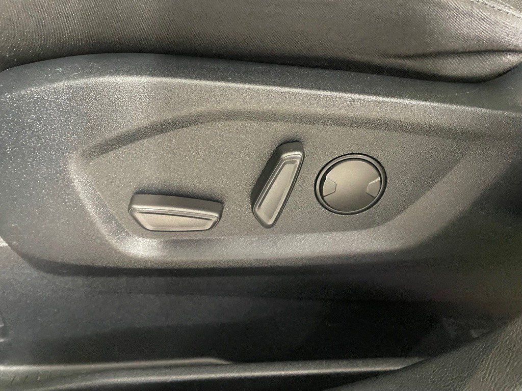 2020 Ford Edge Image 11