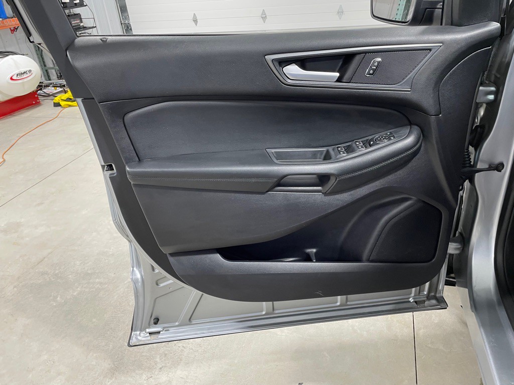 2020 Ford Edge Image 13