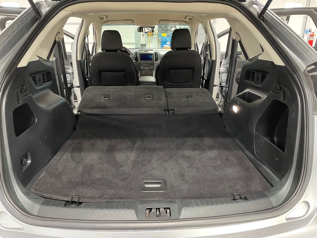 2020 Ford Edge Image 18