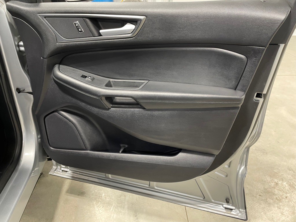 2020 Ford Edge Image 25
