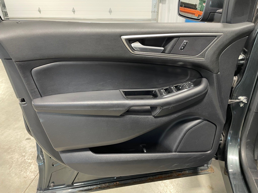 2015 Ford Edge Image 13