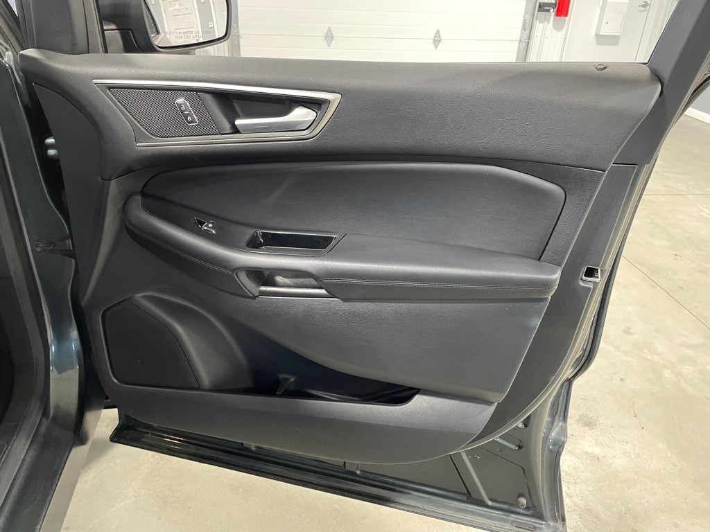 2015 Ford Edge Image 27