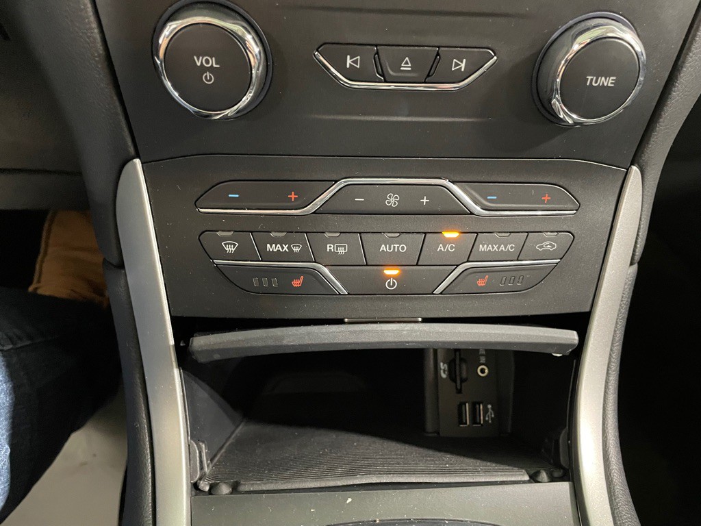 2015 Ford Edge Image 33