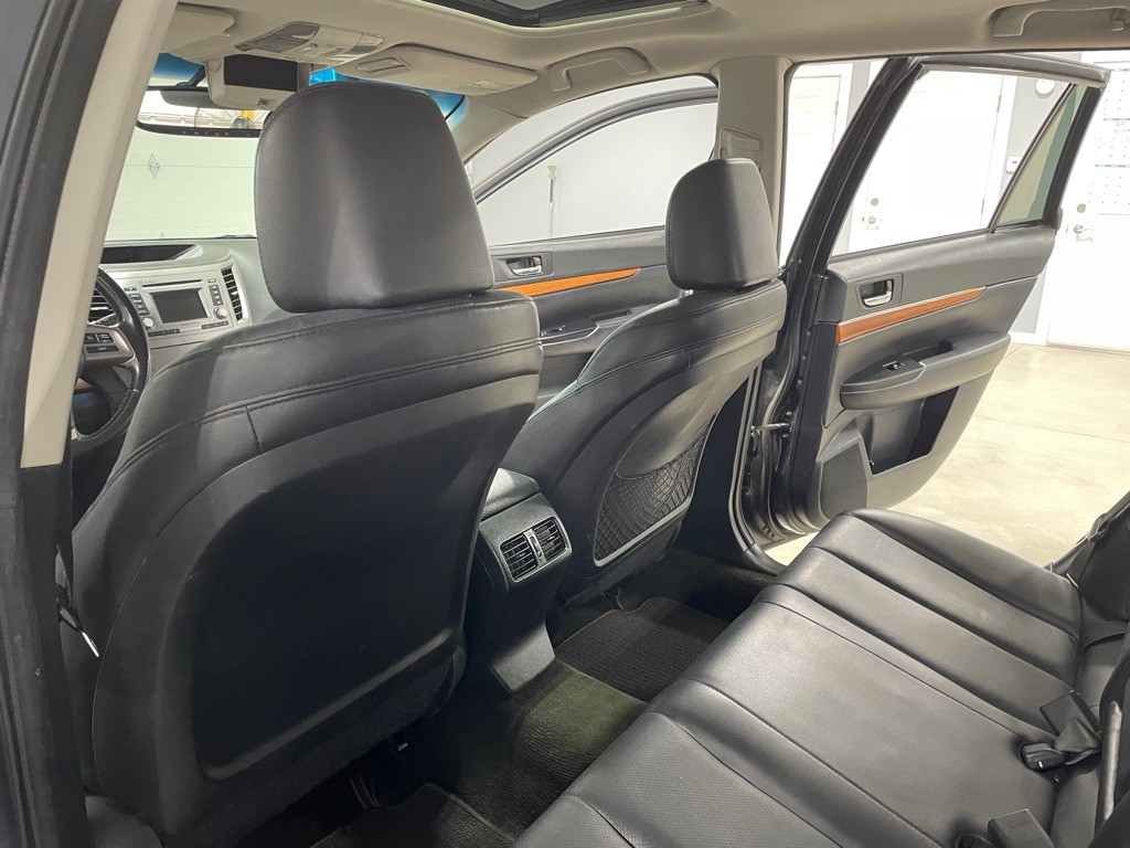 2013 Subaru Outback Image 13
