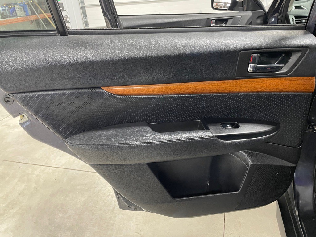 2013 Subaru Outback Image 15