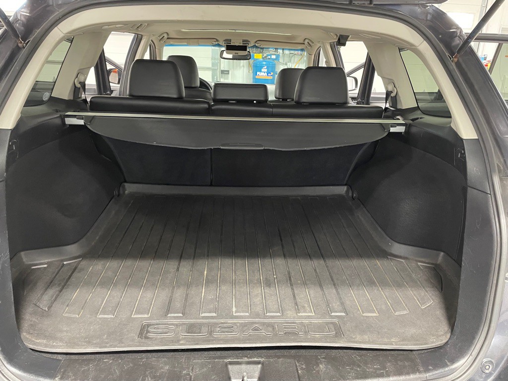 2013 Subaru Outback Image 16