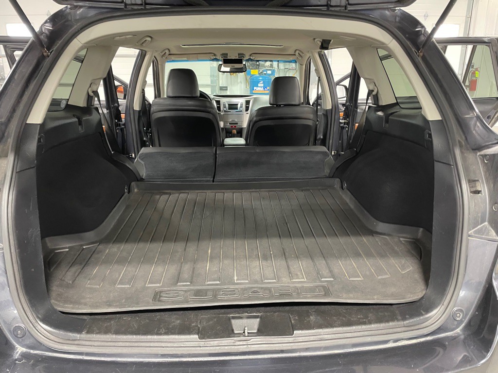 2013 Subaru Outback Image 17