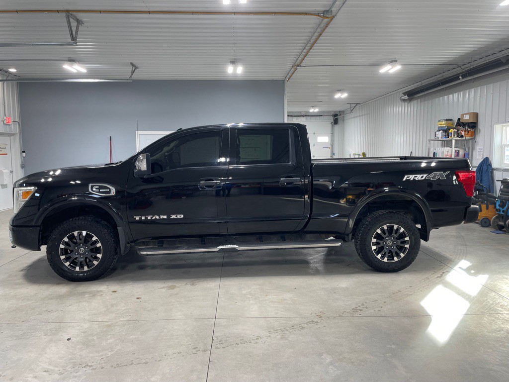 2016 Nissan Titan Image 4