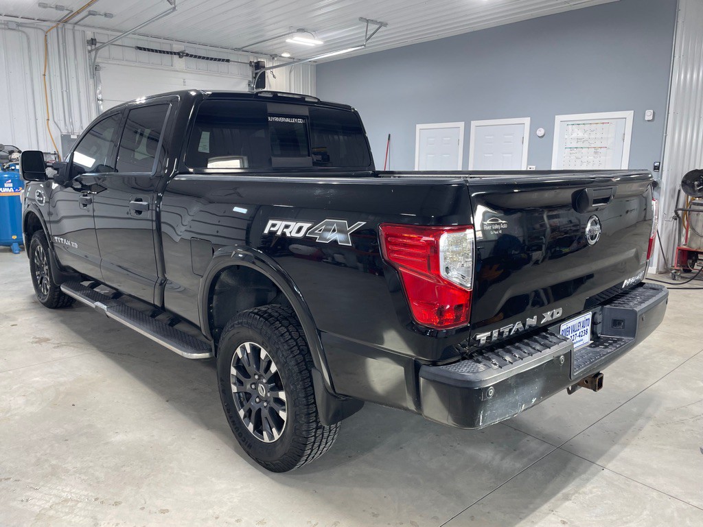 2016 Nissan Titan Image 5