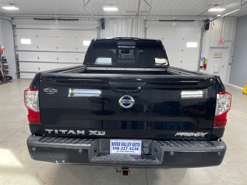 2016 Nissan Titan Image 6