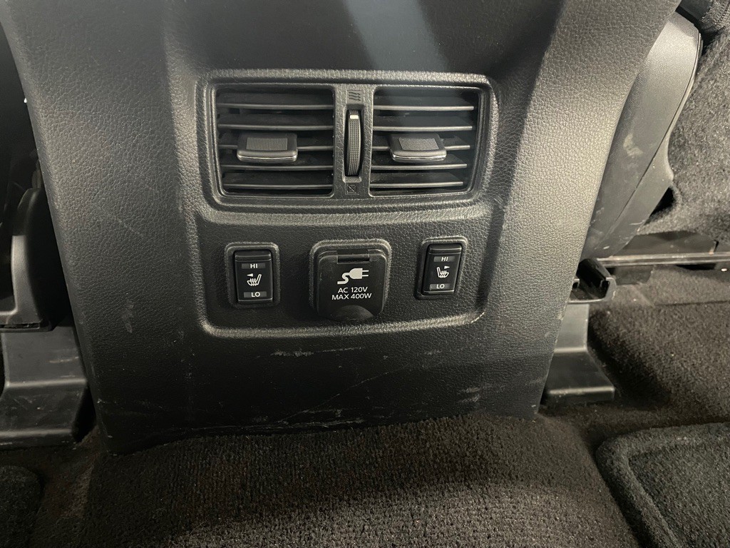 2016 Nissan Titan Image 15