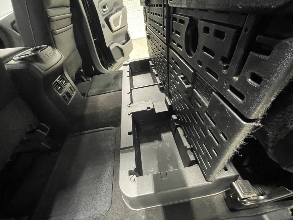 2016 Nissan Titan Image 18