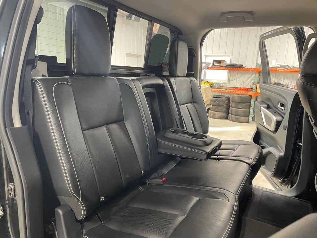 2016 Nissan Titan Image 21