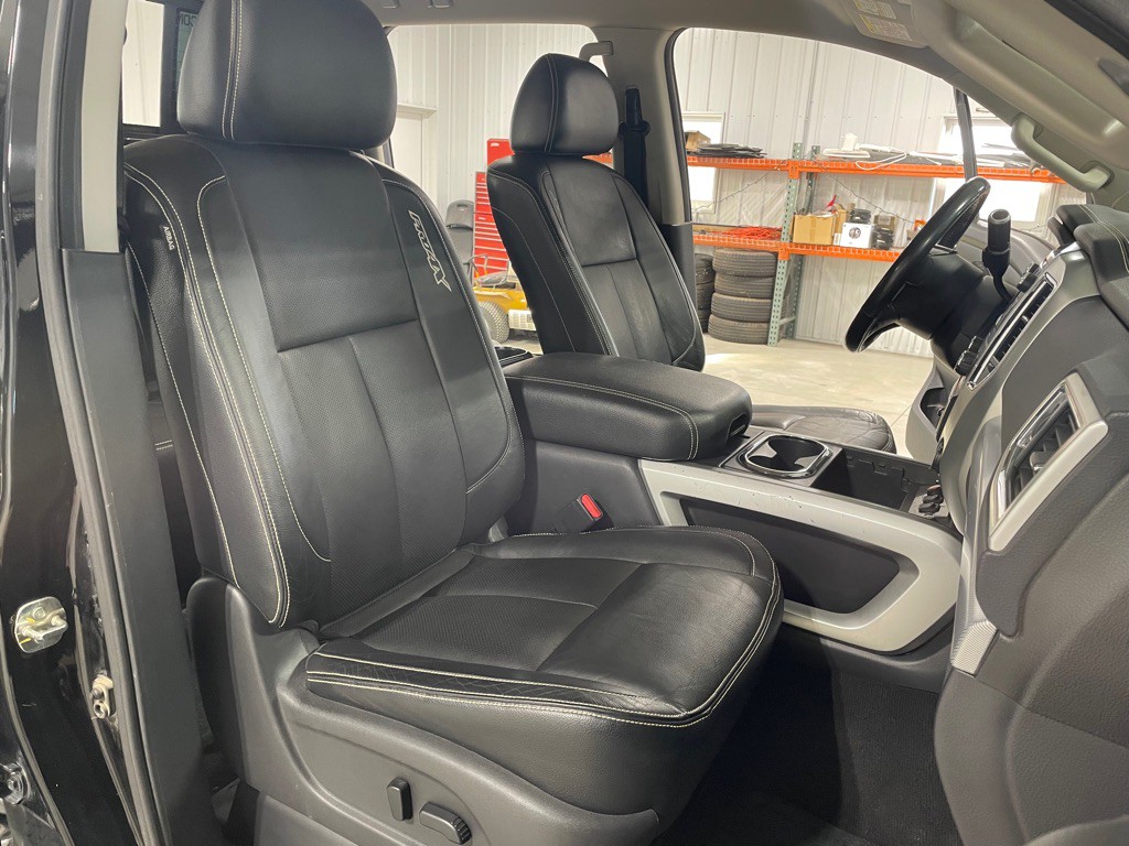 2016 Nissan Titan Image 25