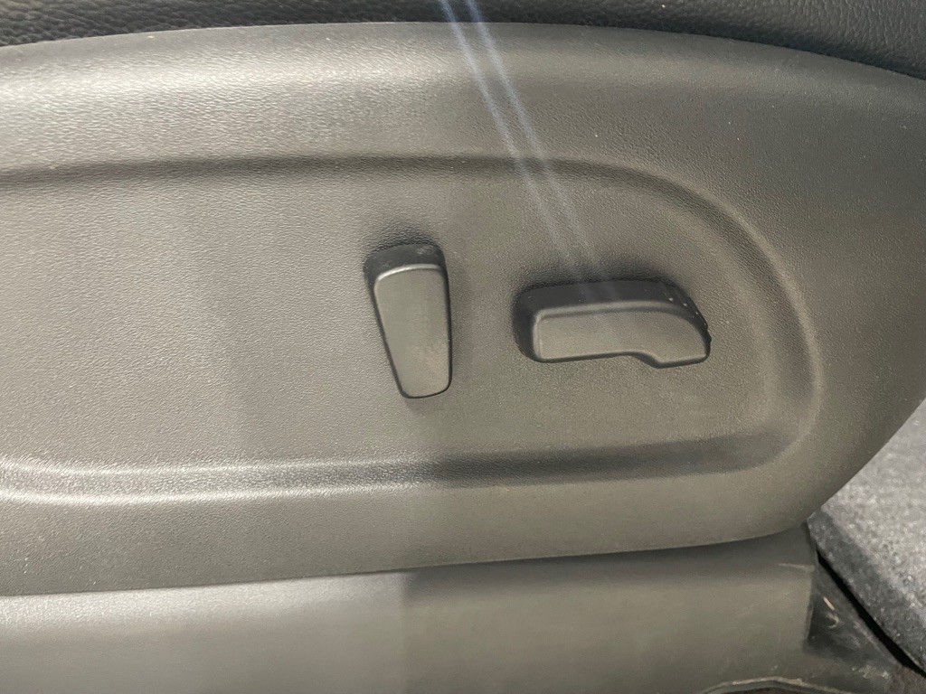 2016 Nissan Titan Image 26