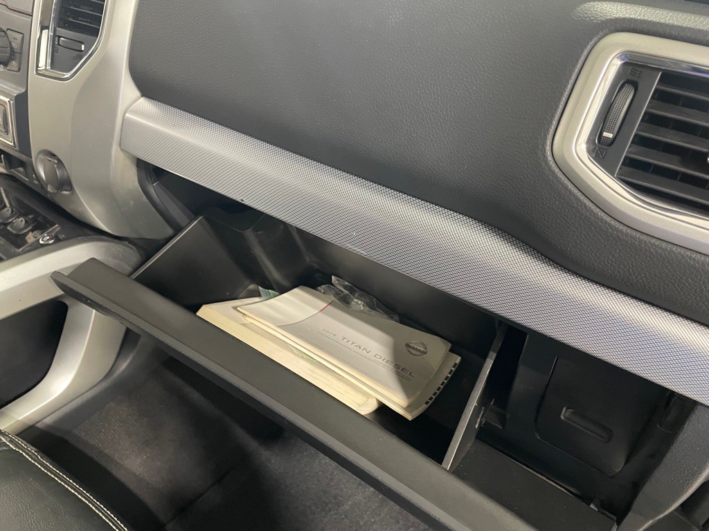 2016 Nissan Titan Image 27