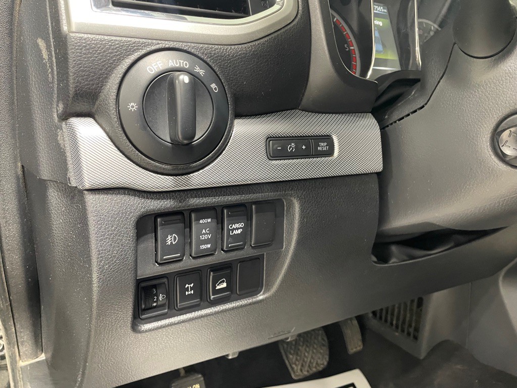 2016 Nissan Titan Image 29