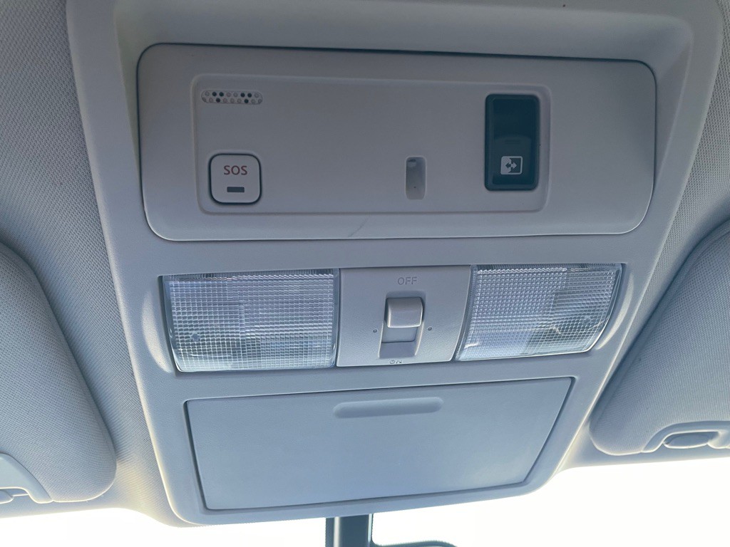 2016 Nissan Titan Image 37