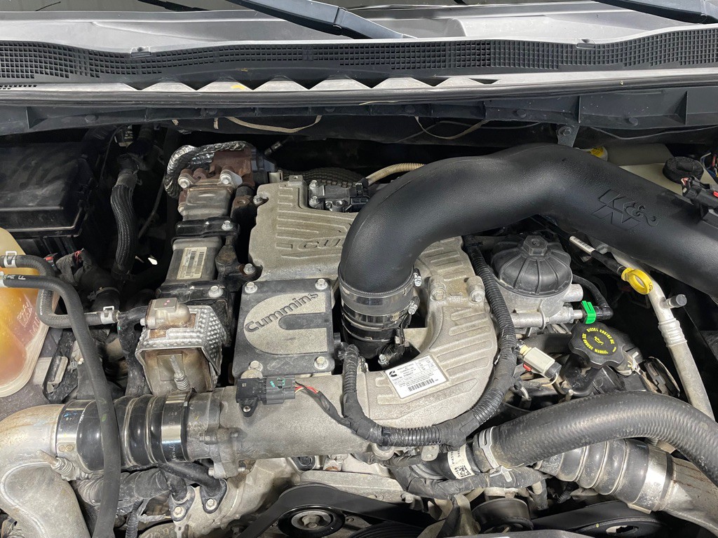 2016 Nissan Titan Image 40