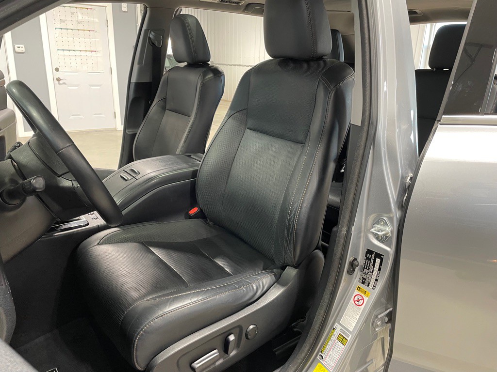 2016 Toyota Highlander Image 9