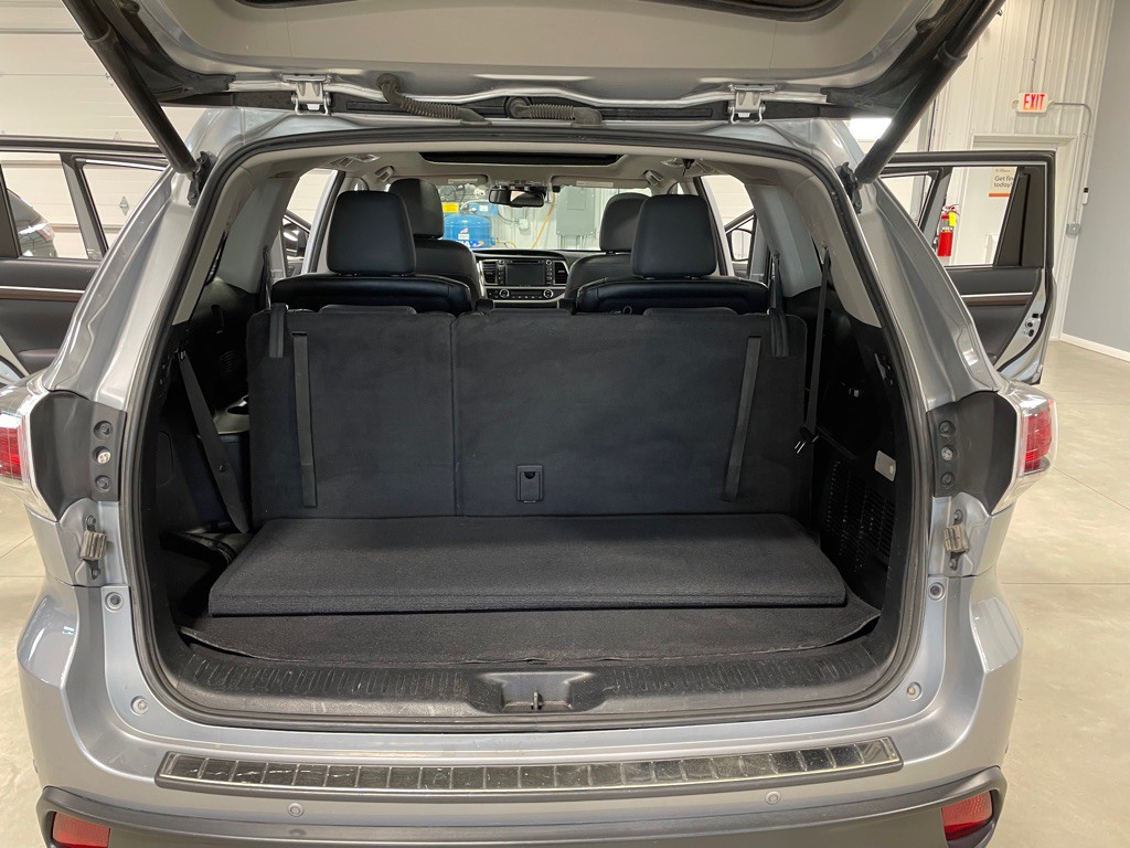 2016 Toyota Highlander Image 18