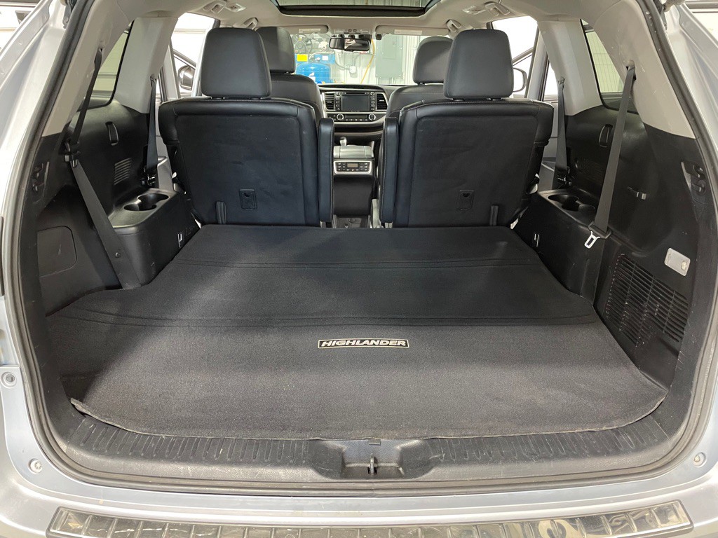 2016 Toyota Highlander Image 19