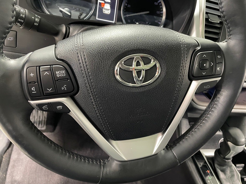 2016 Toyota Highlander Image 34