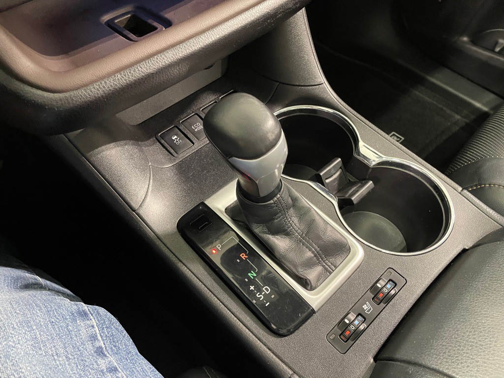 2016 Toyota Highlander Image 37