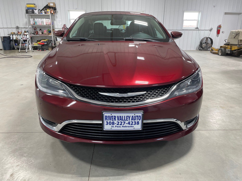 2016 Chrysler 200 Image 2