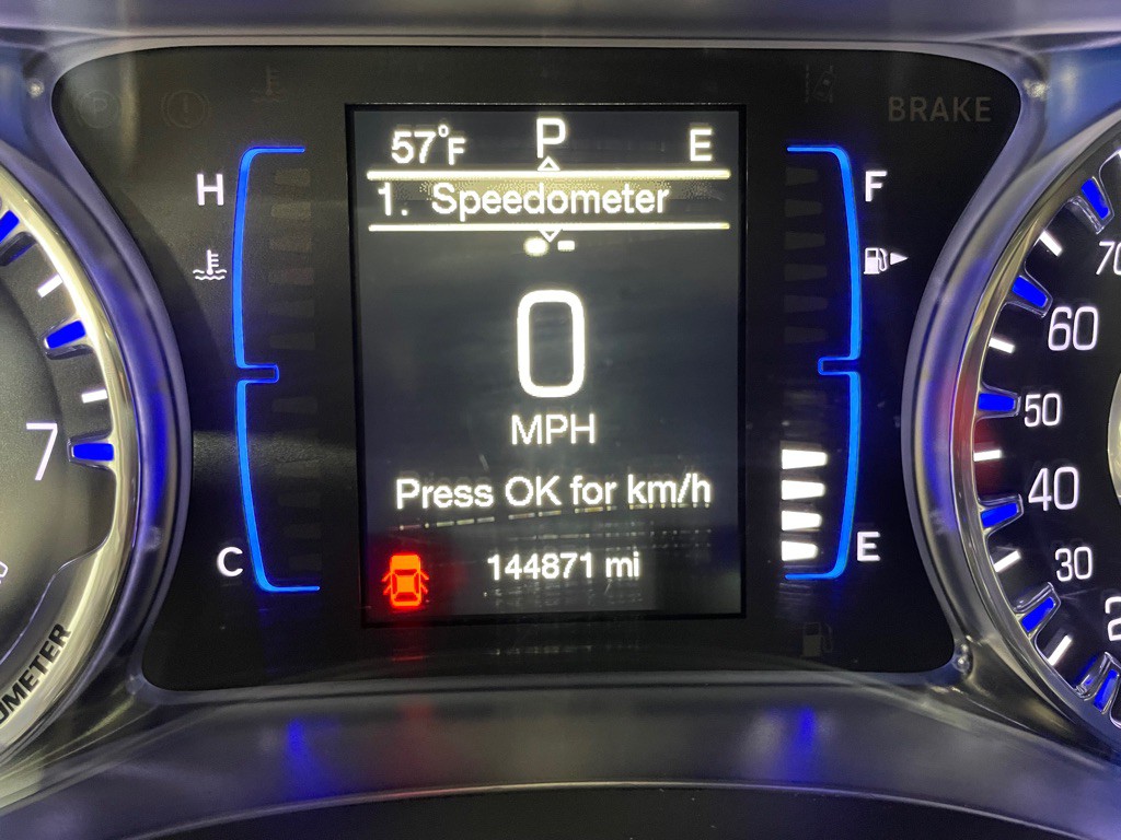 2016 Chrysler 200 Image 28