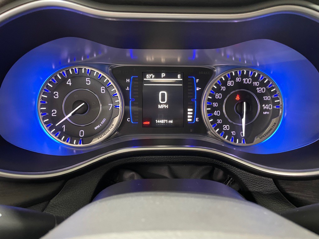 2016 Chrysler 200 Image 29