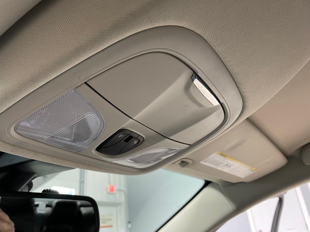 2016 Chrysler 200 Image 33