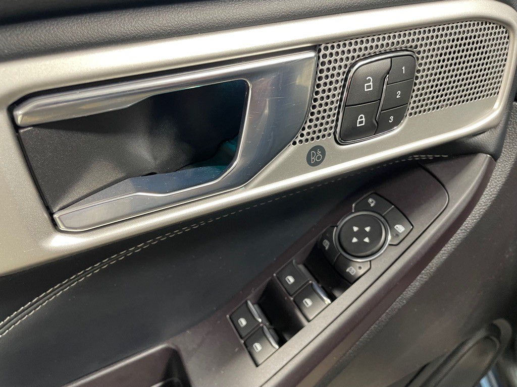 2020 Ford Explorer Image 12