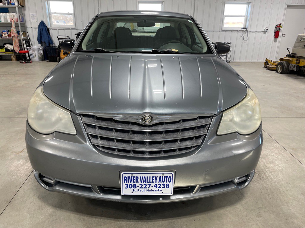 2008 Chrysler Sebring Image 2
