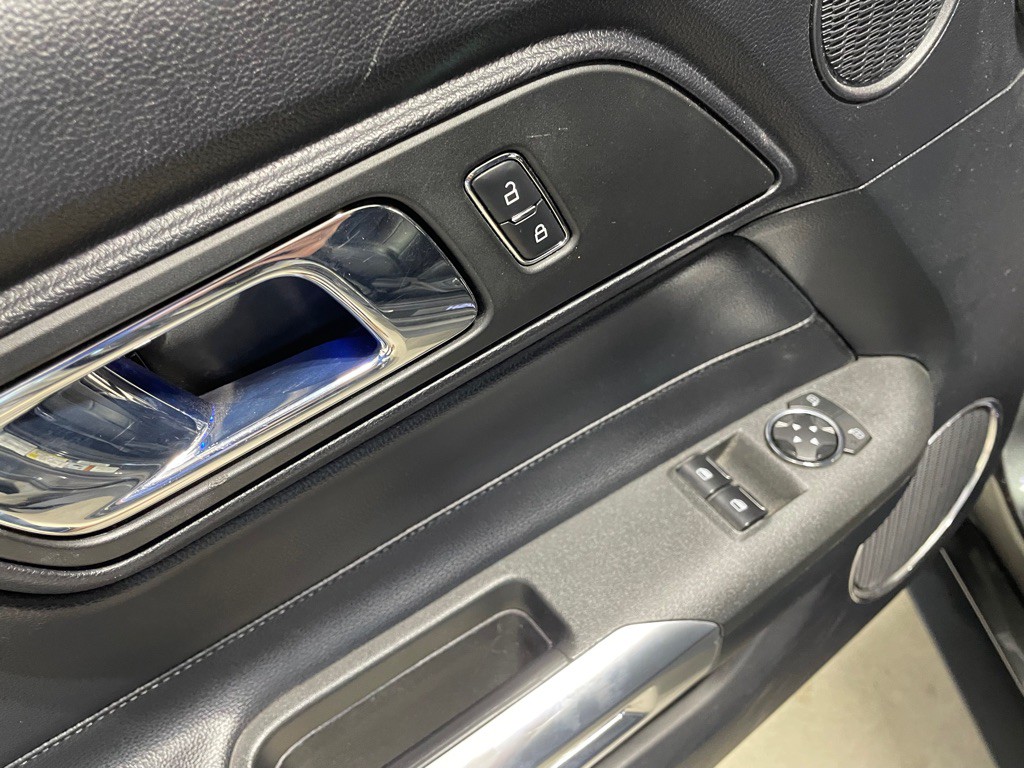 2015 Ford Mustang Image 14