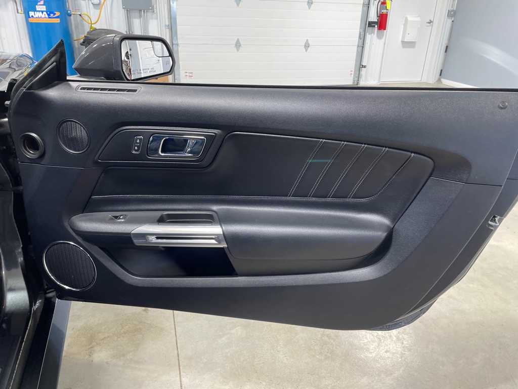 2015 Ford Mustang Image 23