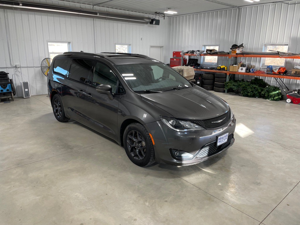 2019 Chrysler Pacifica Image 1