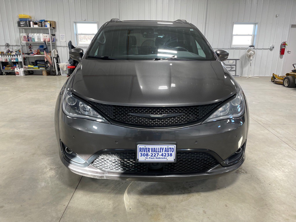 2019 Chrysler Pacifica Image 2