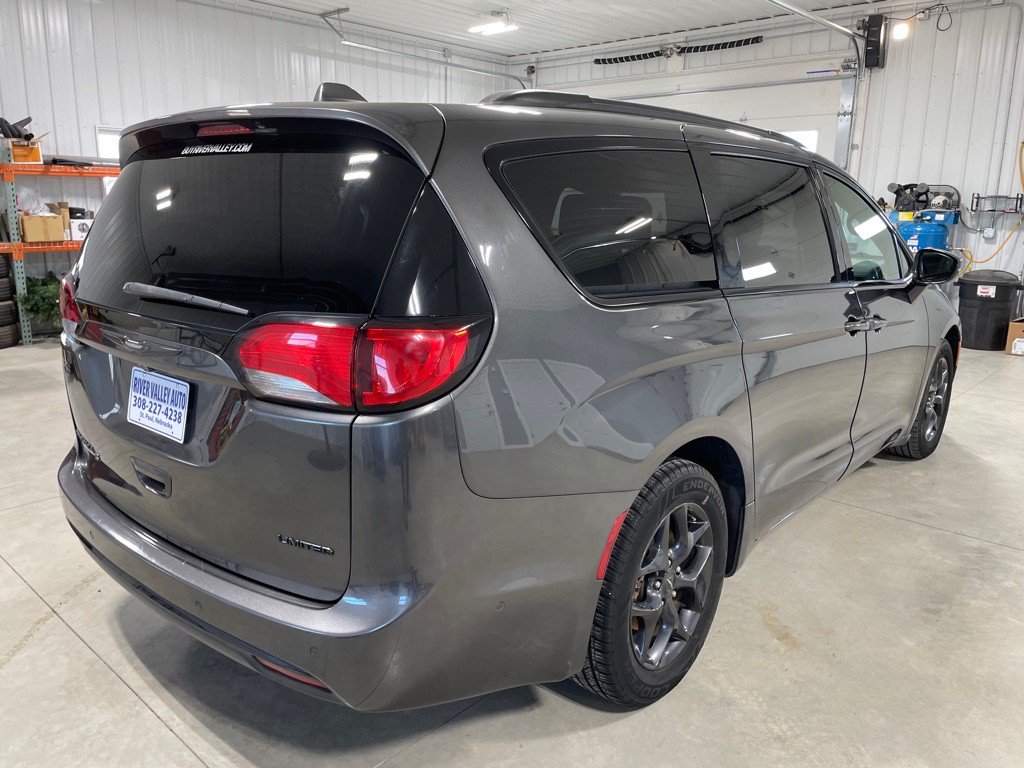 2019 Chrysler Pacifica Image 7