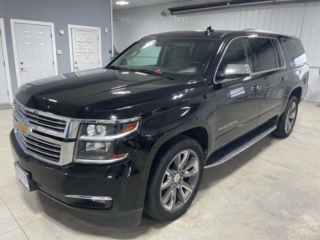 2018 Chevrolet Suburban Image 3