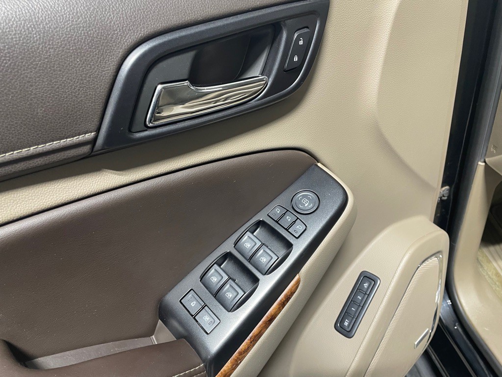 2018 Chevrolet Suburban Image 11