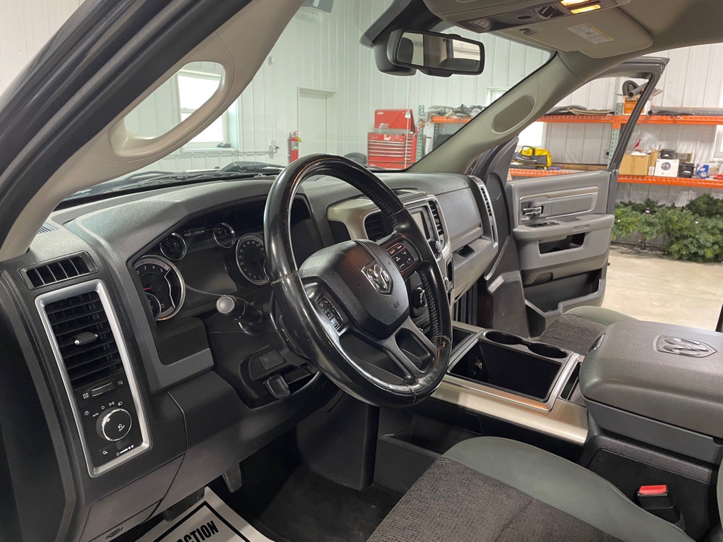 2015 RAM 1500 Image 9